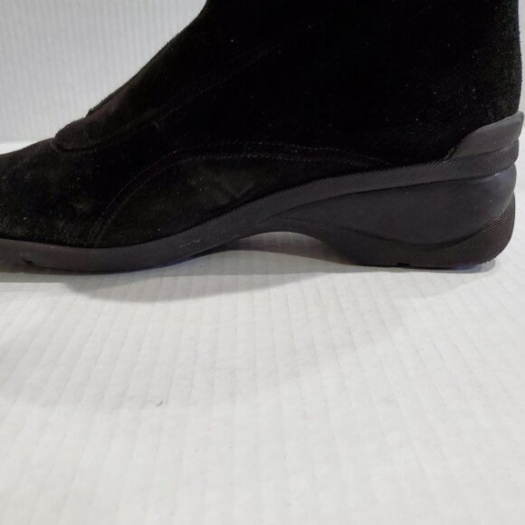 Aquatalia Black Suede Weatherproof Ankle Boot with Faux Fur Lining, Size 8.5 - Picture 9 of 11